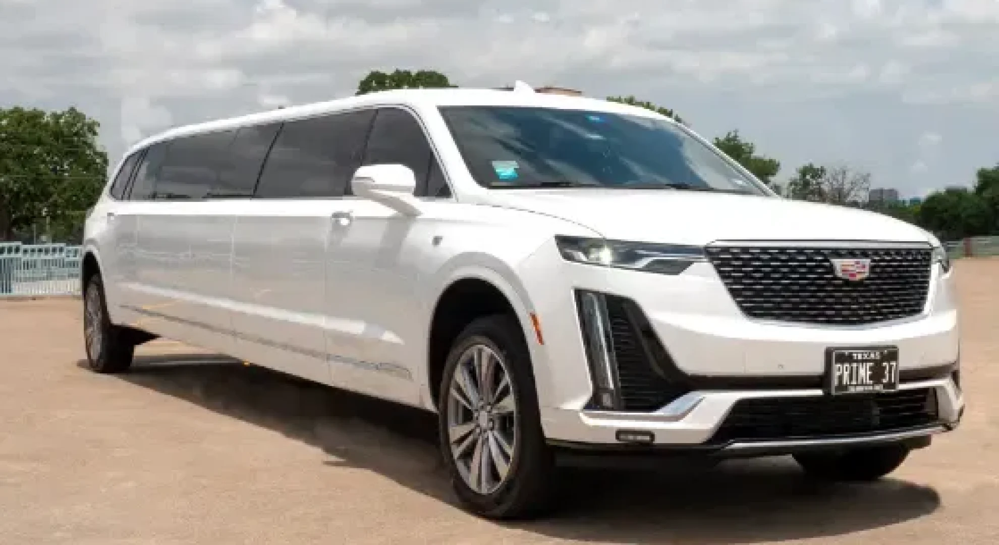 White Cadillac XT6 Limo Dallas – Executive Transportation