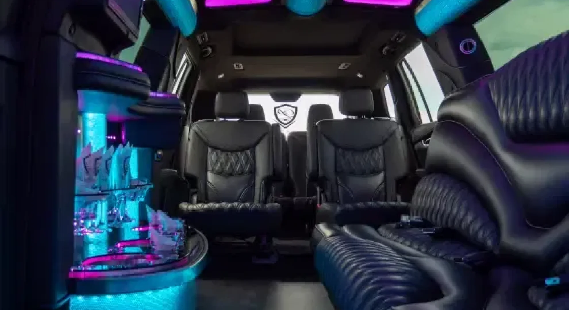 White Cadillac XT6 Limo Dallas – VIP Chauffeur Service