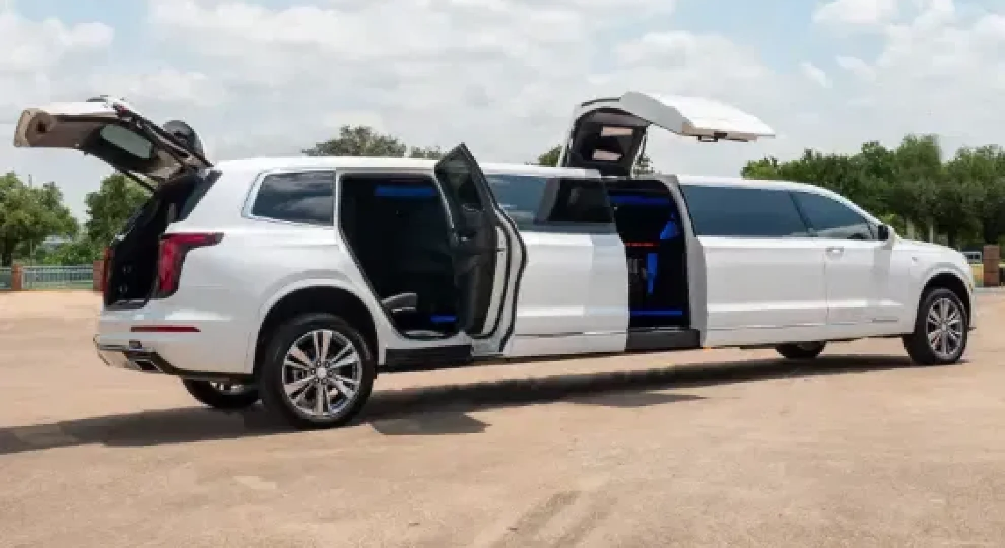 White Cadillac XT6 Limo Dallas – Wedding Limo Service